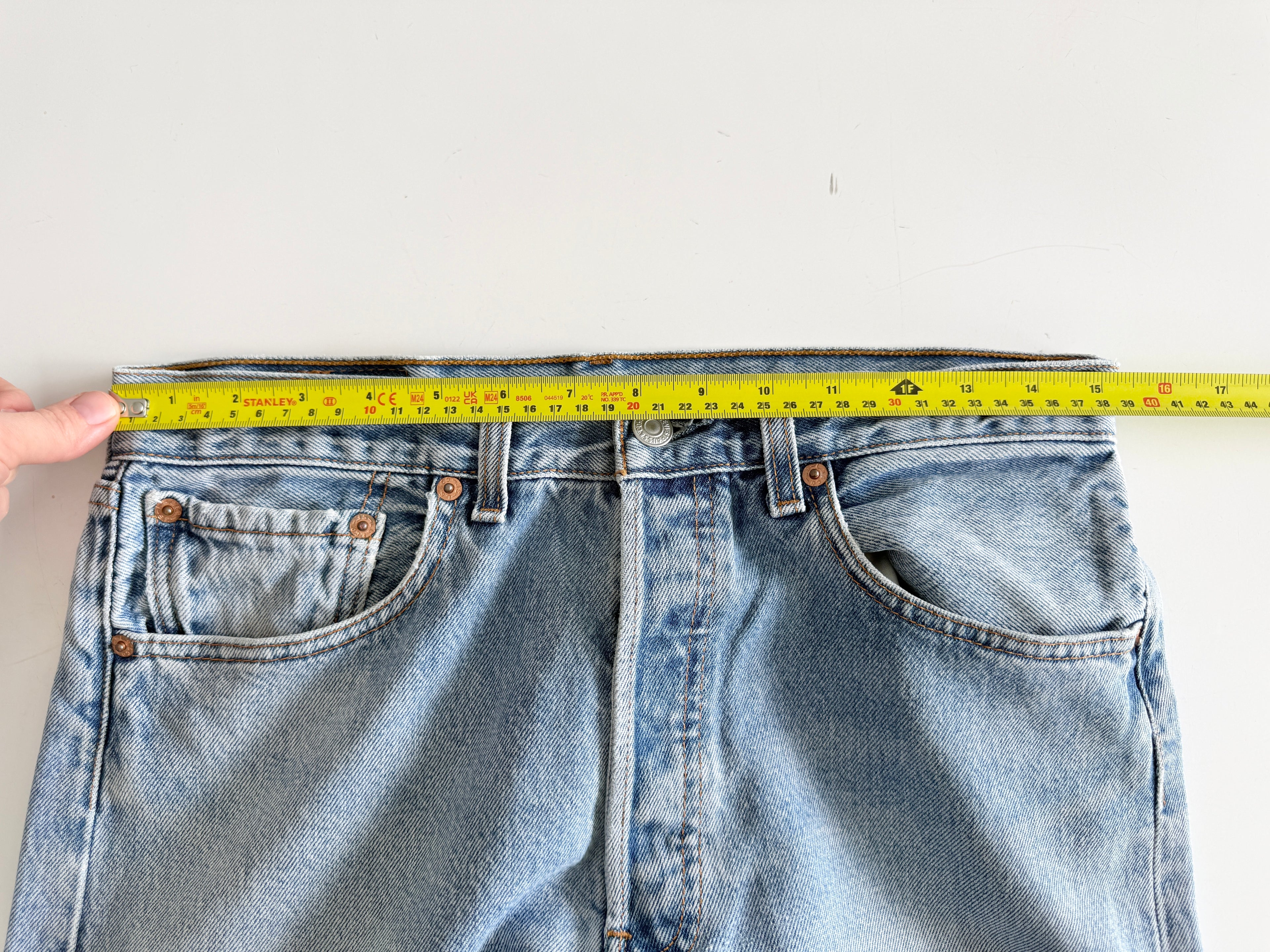 W29 L29 vintage Levis 501 29” light blue Levi’s 501s Y2K