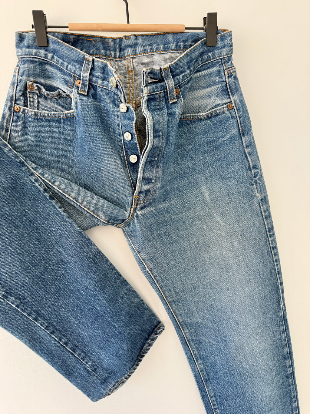 W29 L32 vintage Levis 501 28-29” measured dark faded blue denim 80’s levi’s 501s