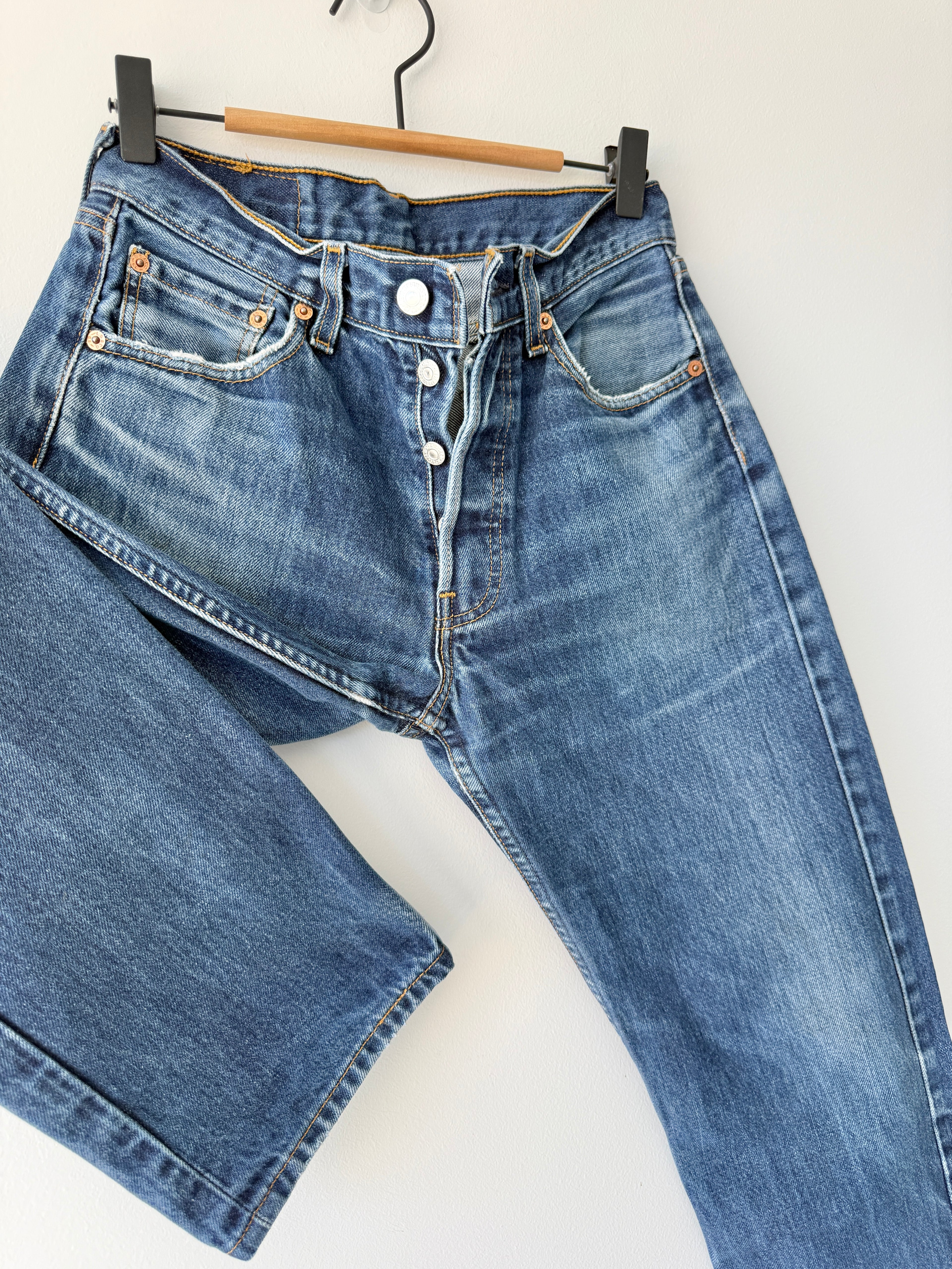 W26 L30 vintage Levis 501 25/26” measured waist dark faded blue 501s Y2K