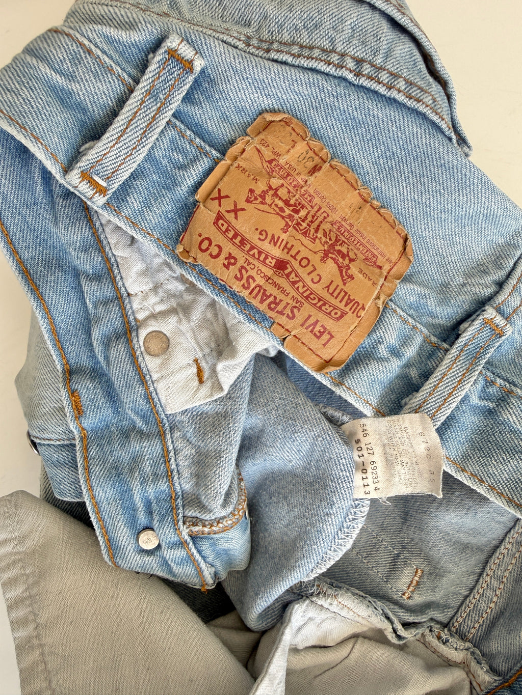W27 L31 vintage Levis 501 26/27” measured waist light blue faded  90s USA 501s