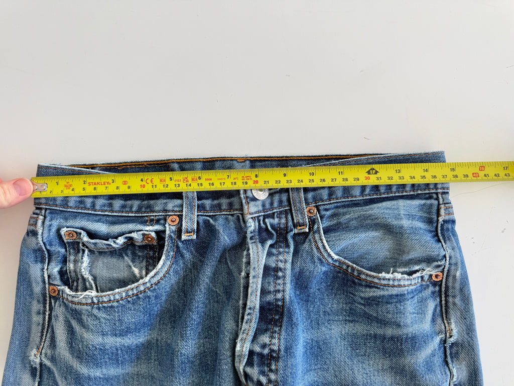 Soft W29 L28 vintage Levis 501 28/29” measured indigo dark blue faded denim Y2K Levi’s 501s