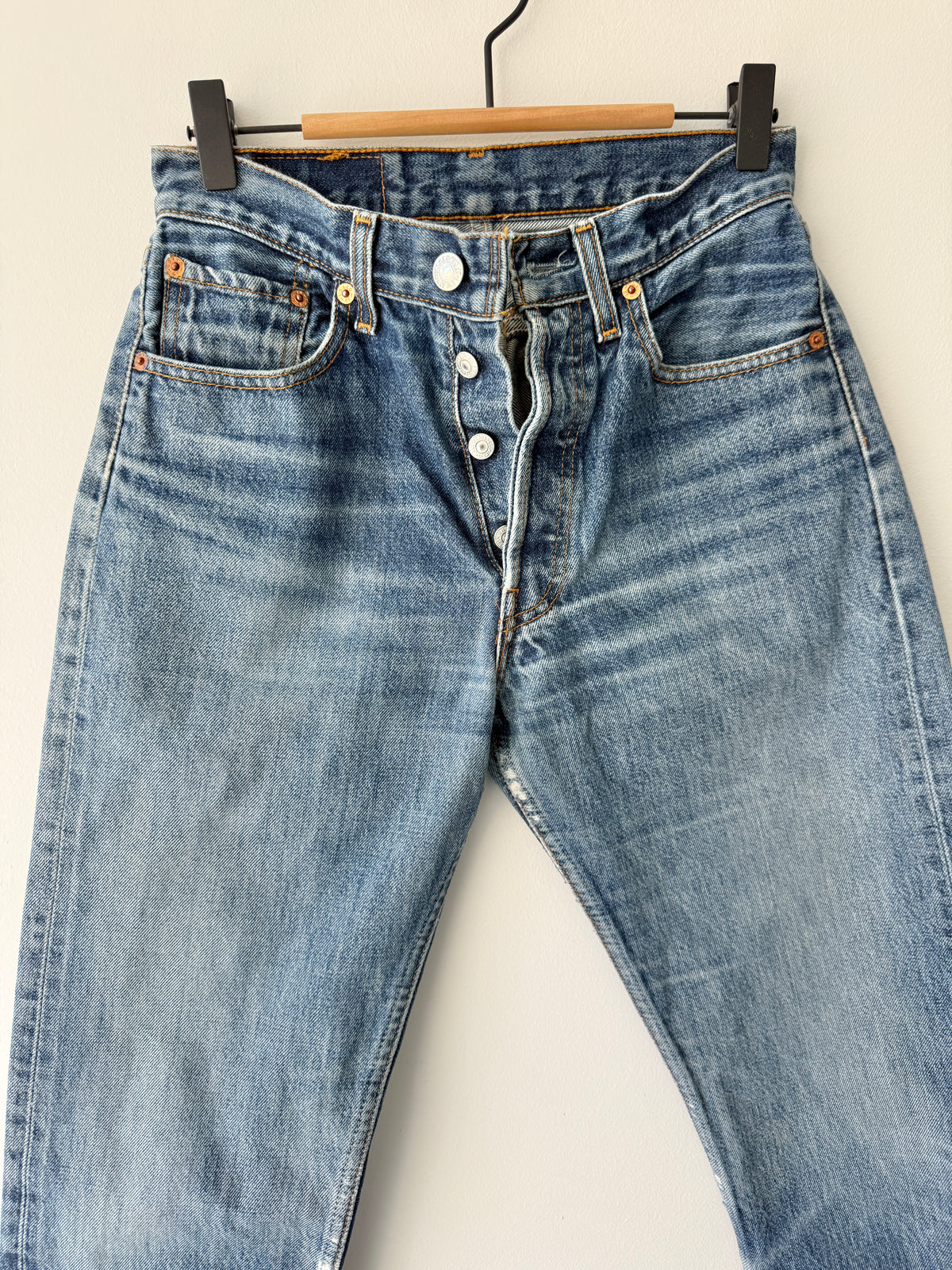W25 L29 vintage Levis 501s 24/25” measured dark fade blue 501s