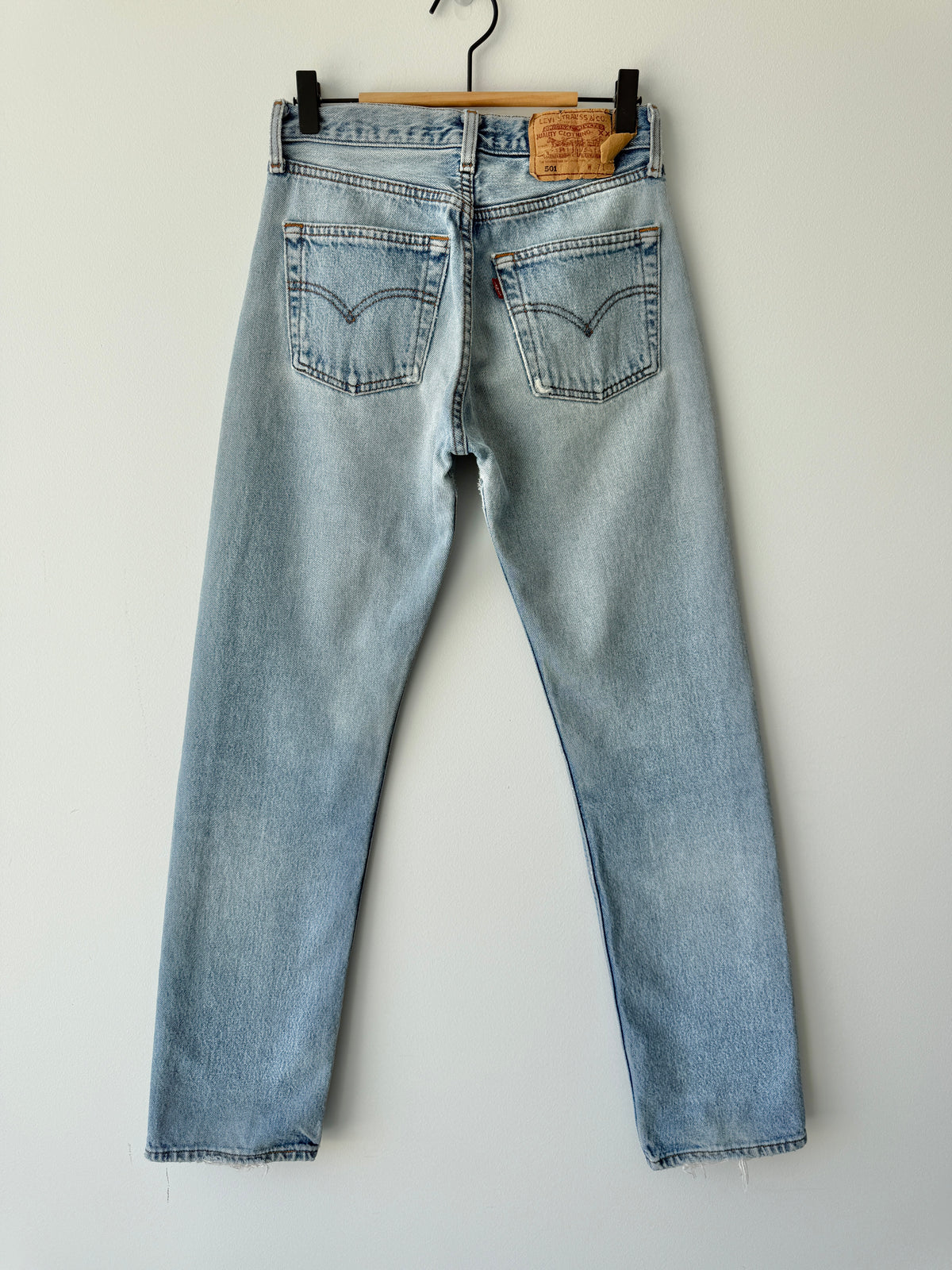 W25 L30 vintage Levis 501s 25” measured light blue faded Y2K 501s