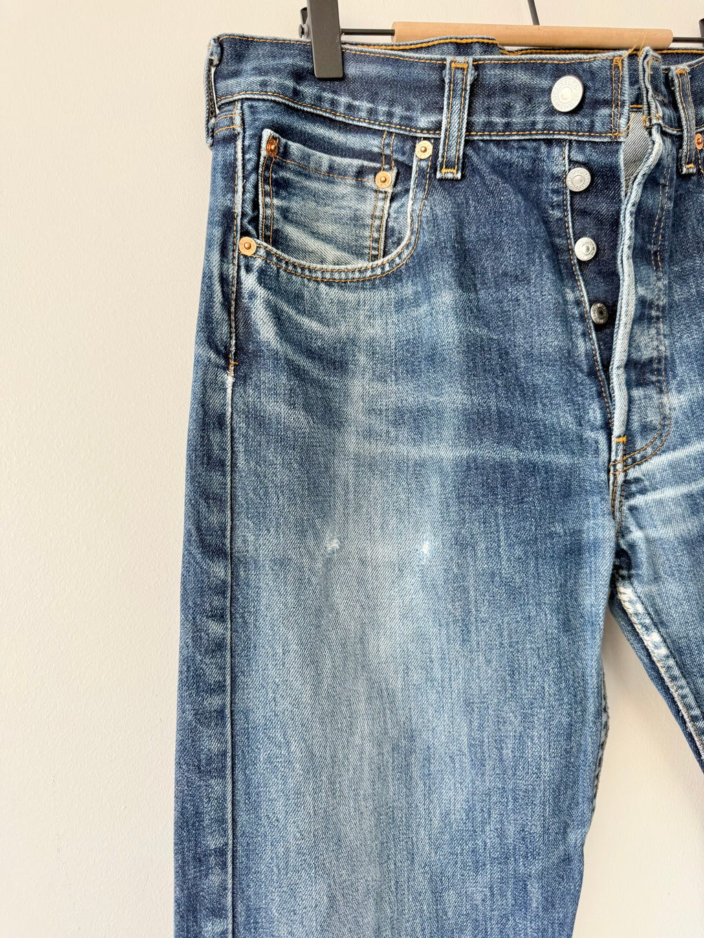 W31 L31 vintage Levis 501 dark blue 30/31” measured waist Y2K levis 501s