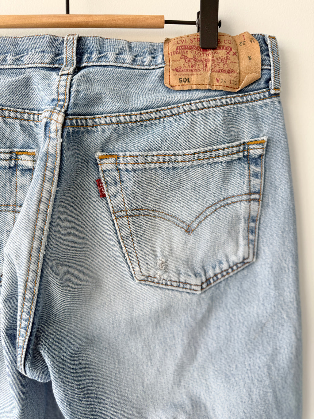 W31 L30 vintage Levis 501 30/31” measured light blue denim faded blue y2k levi’s 501s