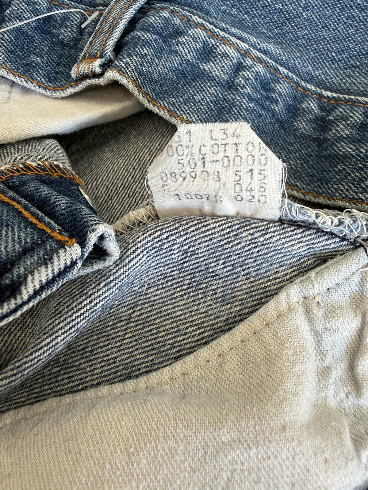 Soft W28 L30 vintage Levis 501s 27/28” measured light blue faded 80s USA 501s