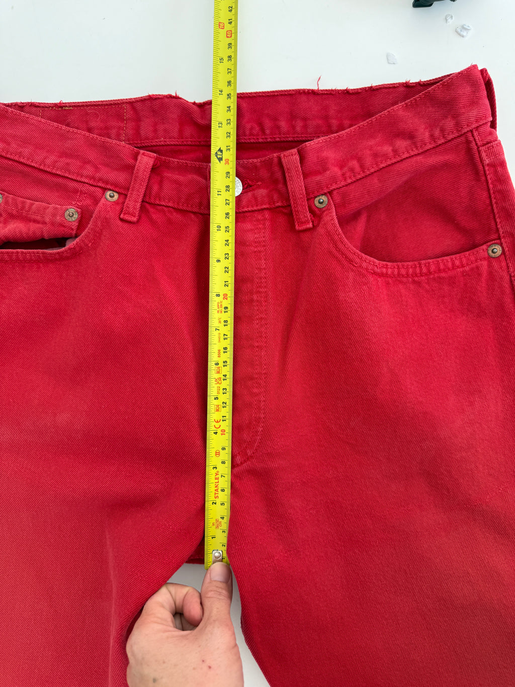 W31 L32 vintage Levis 501s 30/31” measured red denim 90s USA 501s