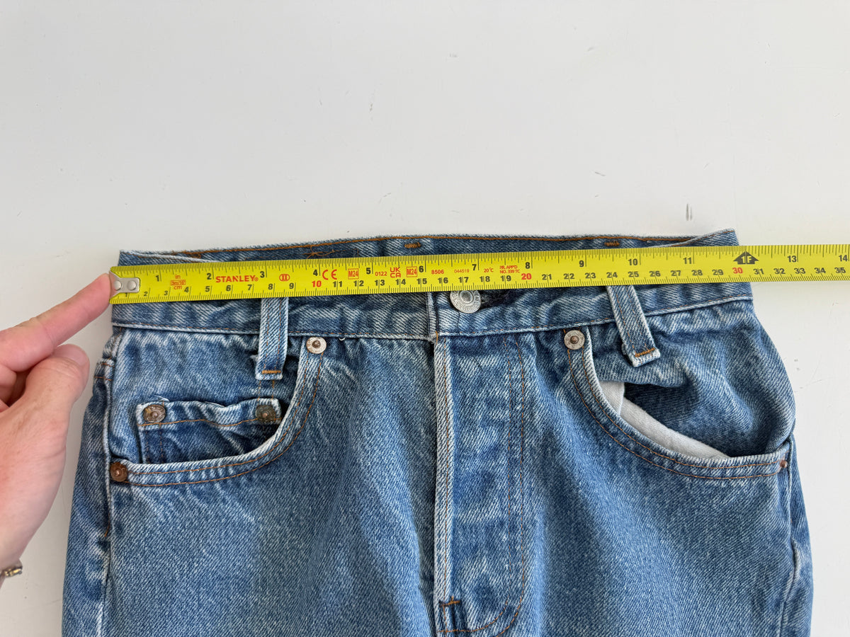 W23 L26 vintage Levis 701s 22/23” measured dark blue 701s 80s USA