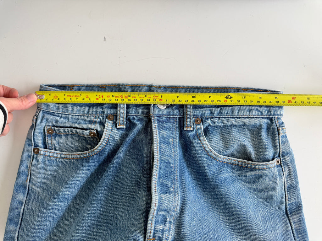 W30 L30 vintage Levis 501 dark faded blue 29/30” measured waist 501s 90s USA