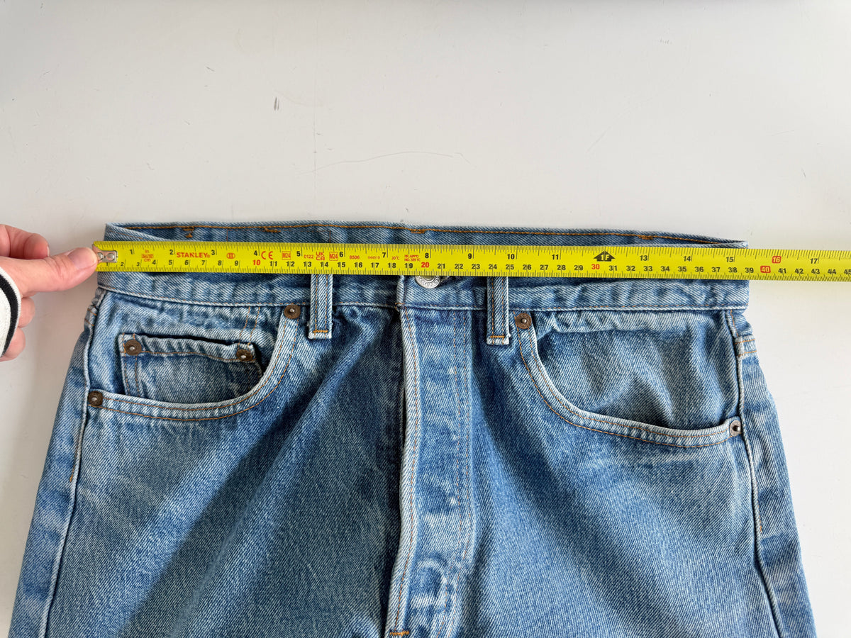 W30 L30 vintage Levis 501 dark faded blue 29/30” measured waist 501s 90s USA