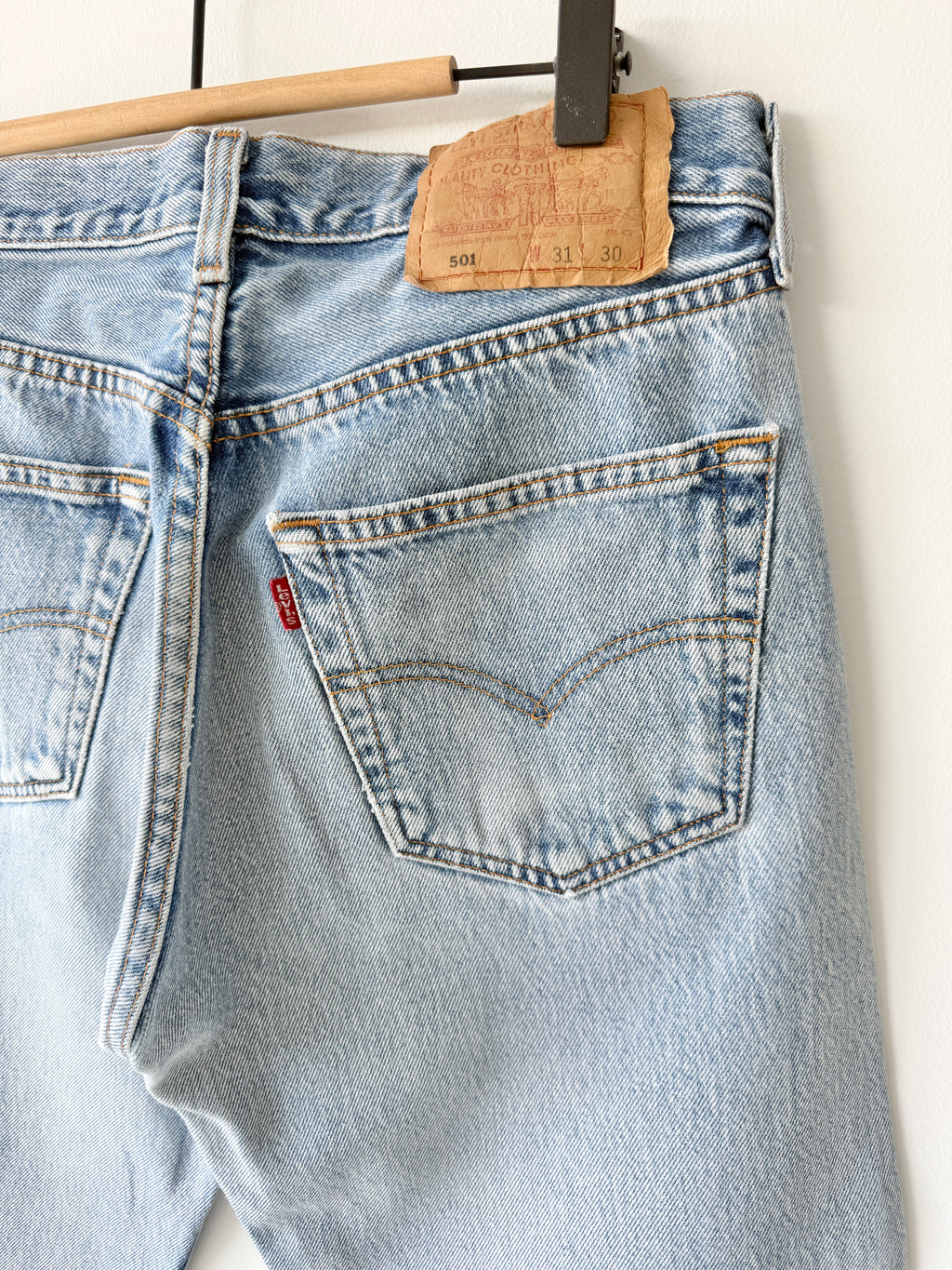 W29 L29 vintage Levis 501 29” light blue Levi’s 501s Y2K
