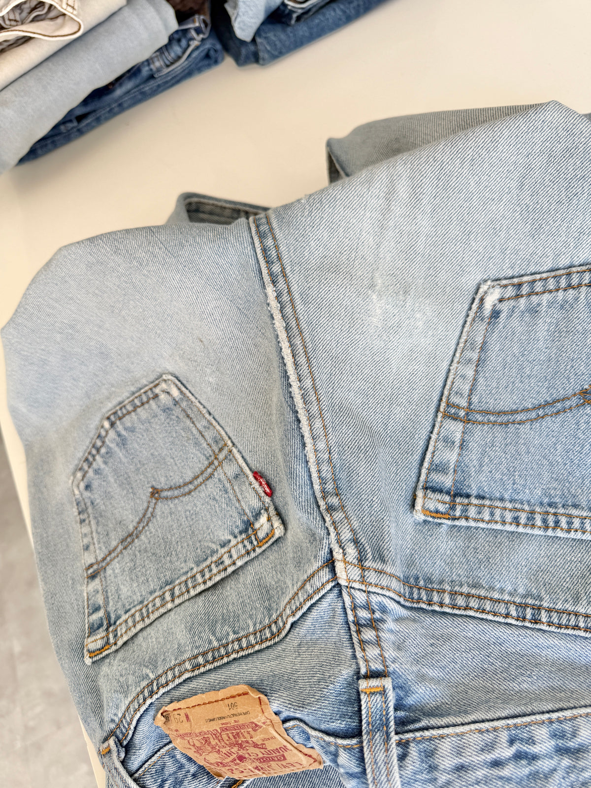 Soft W27 L32 vintage Levis 501s 26/27” measured light blue faded 90s USA 501s slim hips