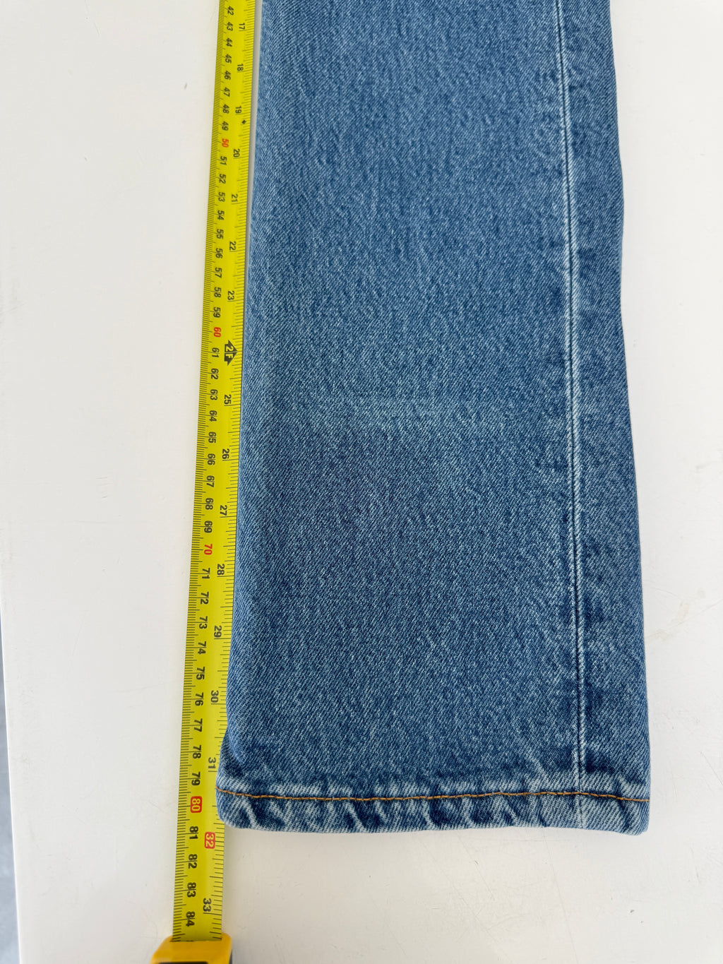 W23 L31 vintage Levis 501s 22/23” measured medium dark blue fade 501s Y2K