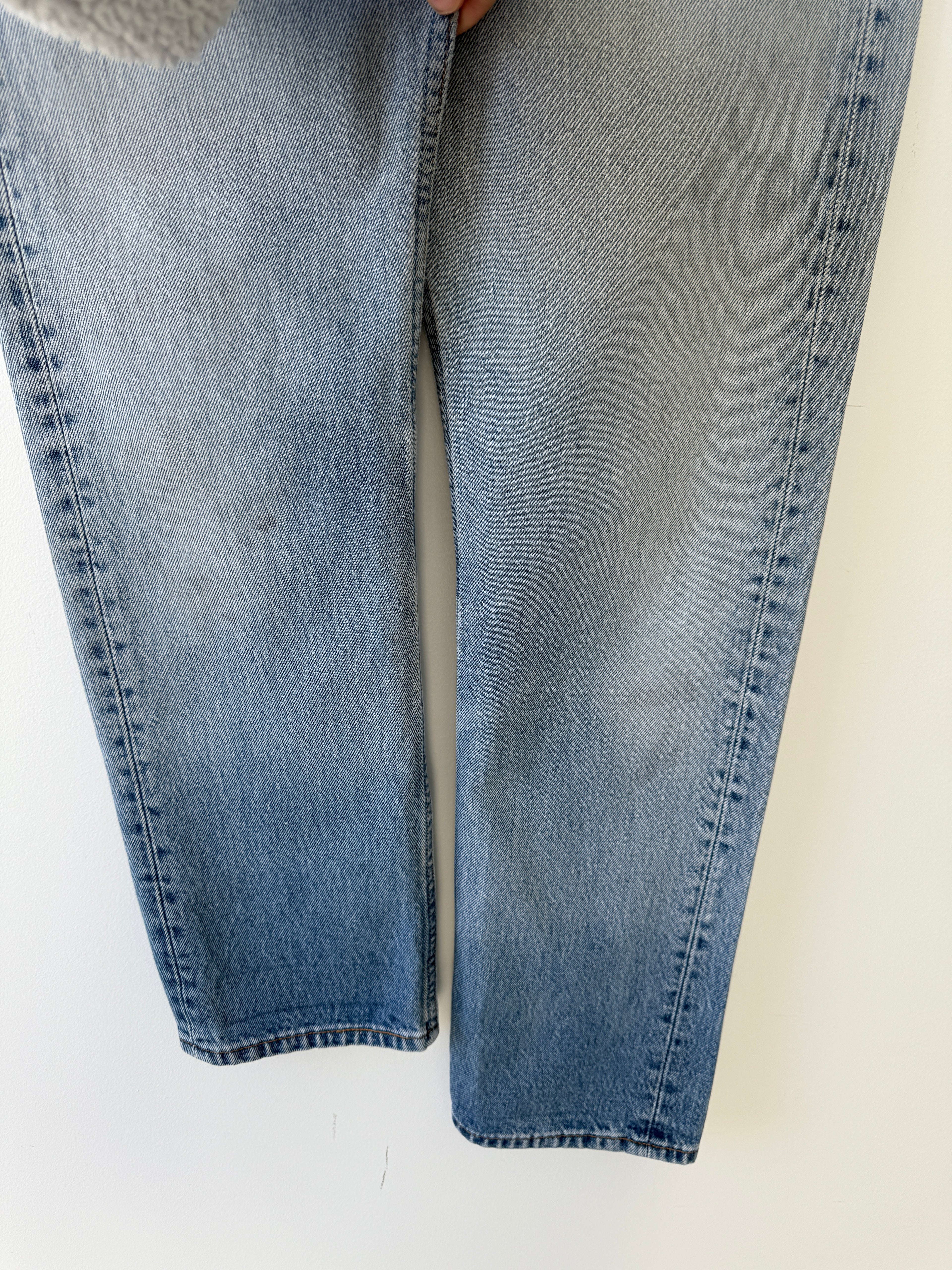 W25 L29 vintage Levis 501 24-25” measured “for women” light blue denim USA y2k