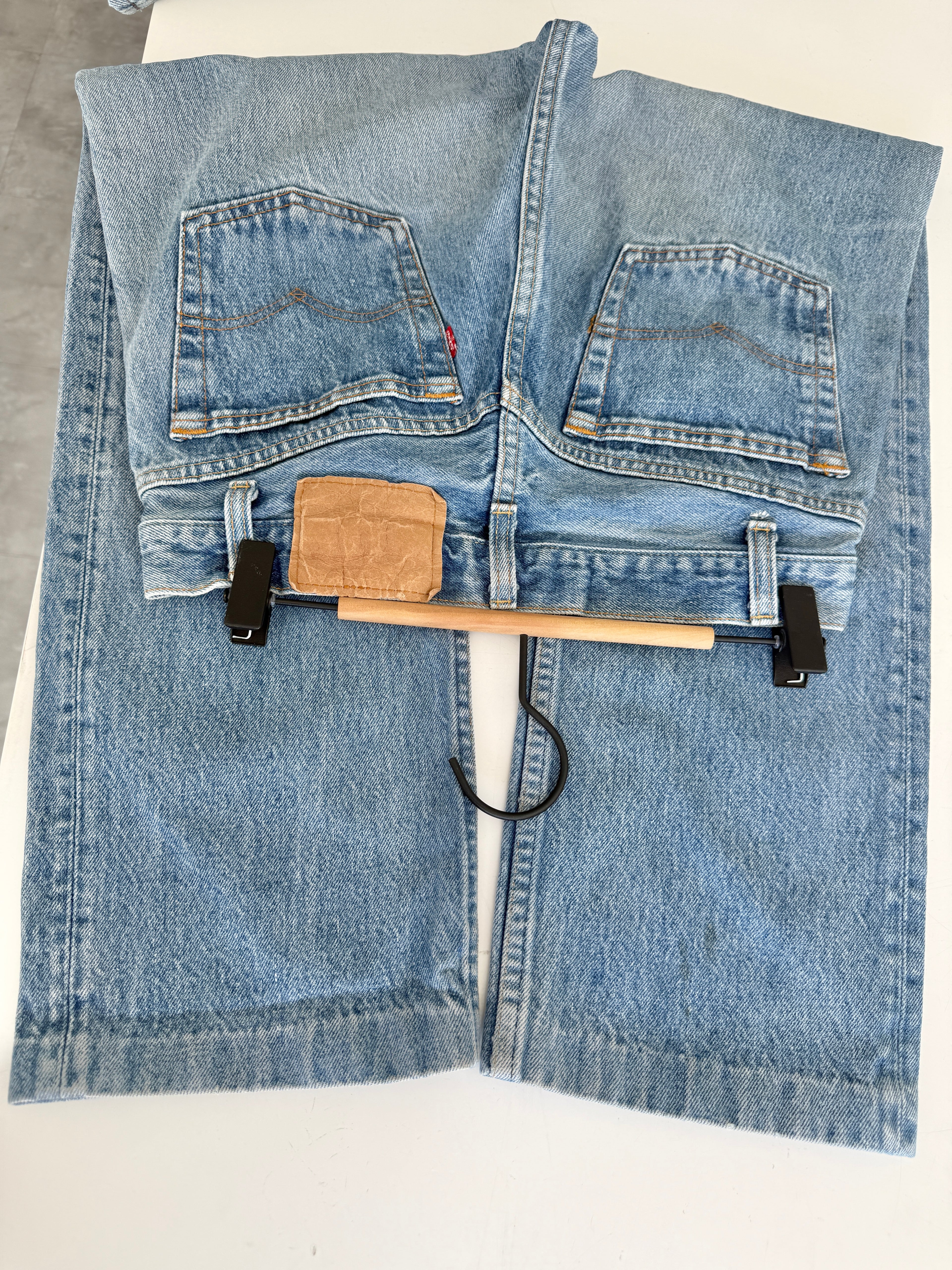 W28 L26 vintage Levis 501 26/28” measured medium faded blue denim 80s Levi’s USA 501s