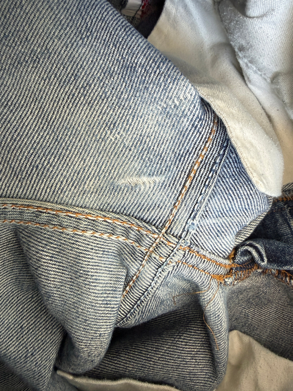 W25 L29 vintage Levis 501s 24/25” measured dark fade blue 501s