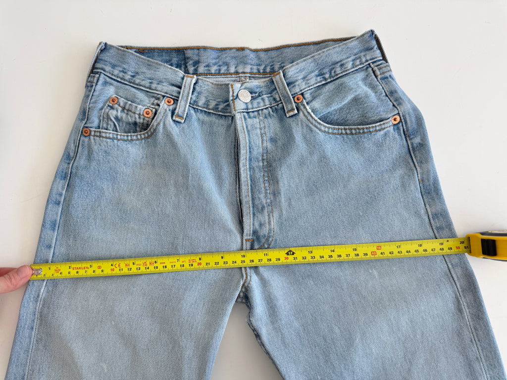 W27 L31 vintage Levis 501 26/27” measured waist light blue faded  90s 501s