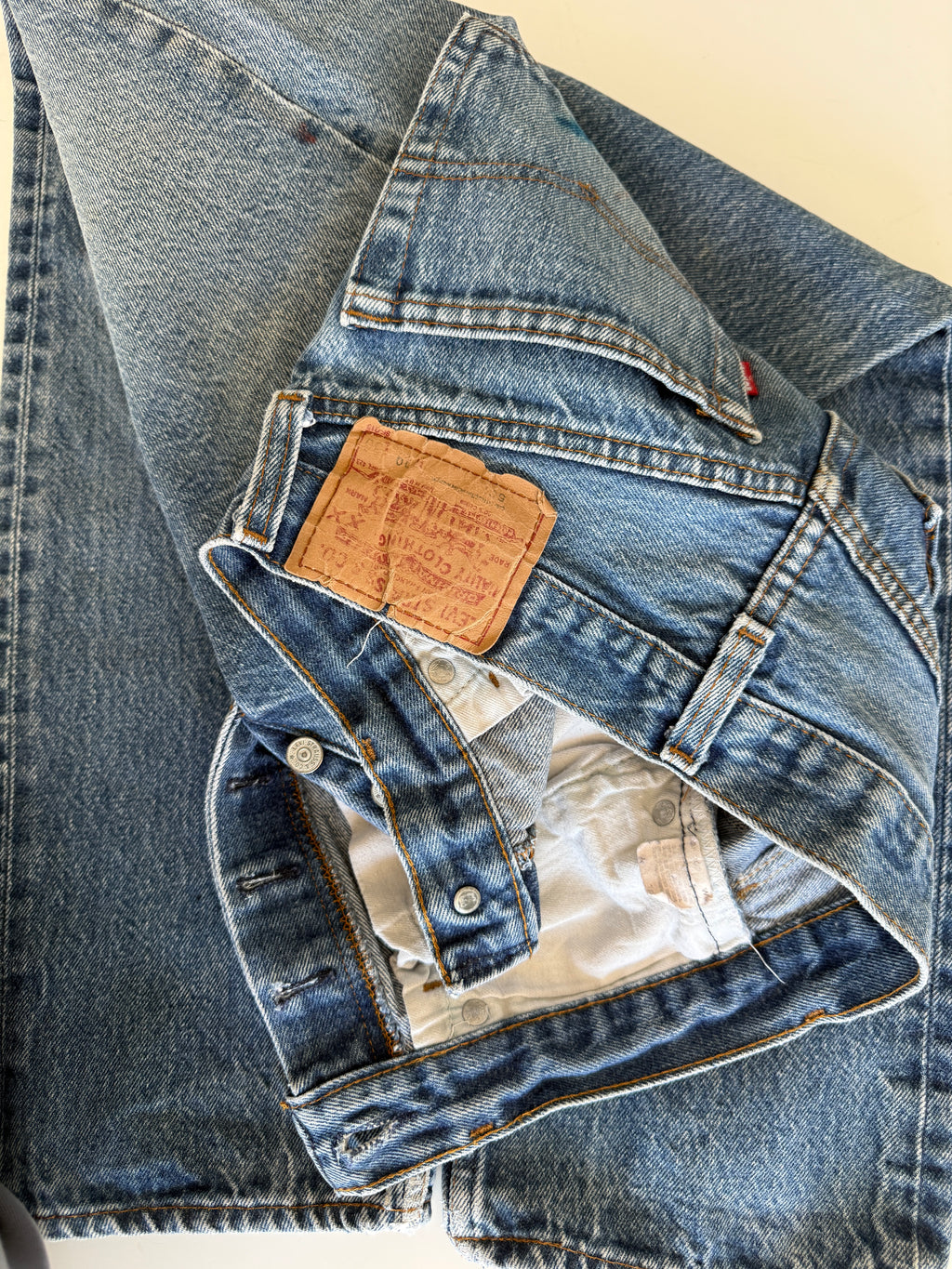 W27 L32 vintage Levis 501s 26/27” measured light blue faded 80s USA 501s