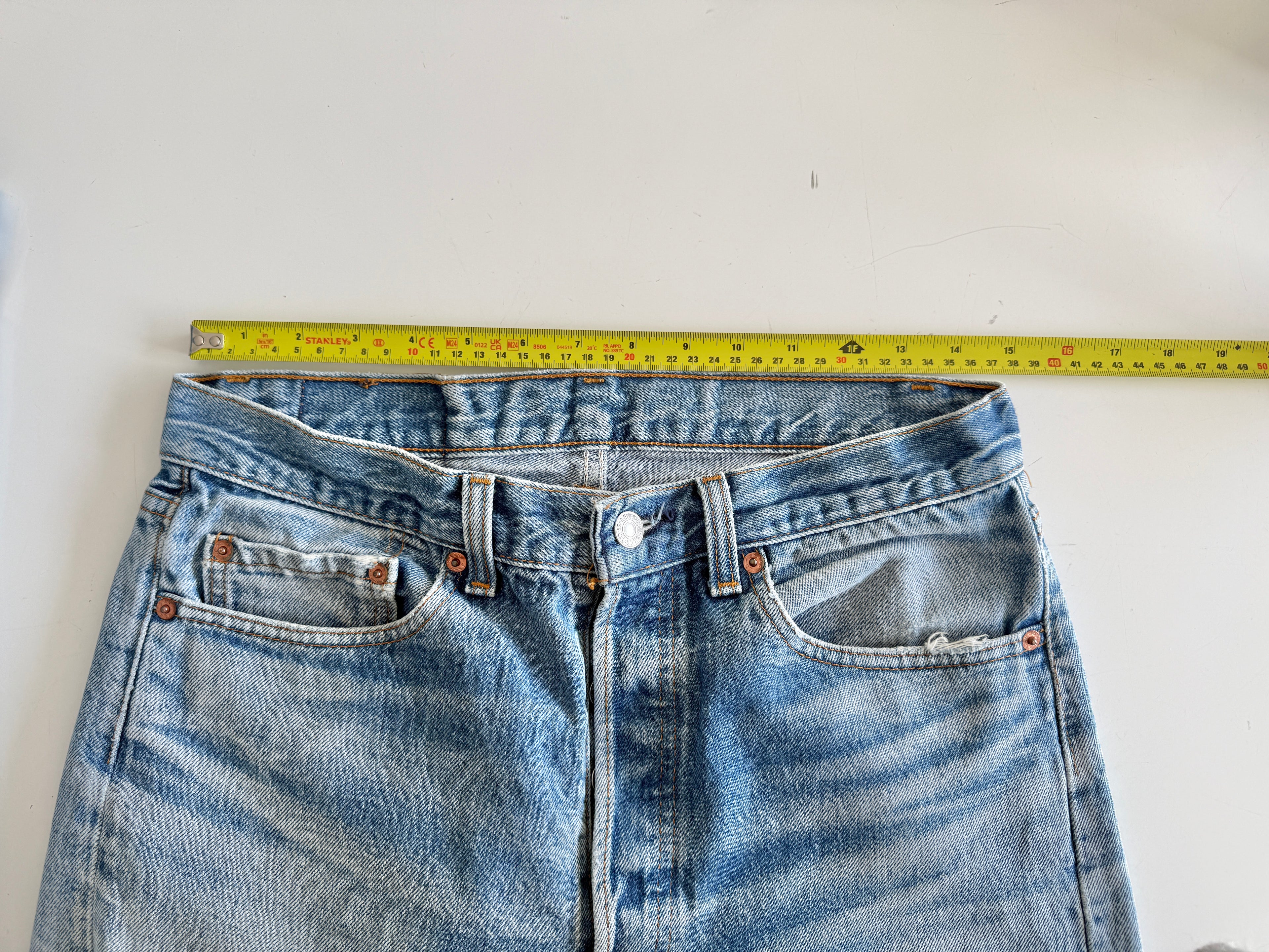 W30 L31 vintage Levis 501 29-30” measured dark whiskers faded blue 90s USA Levi’s 501s