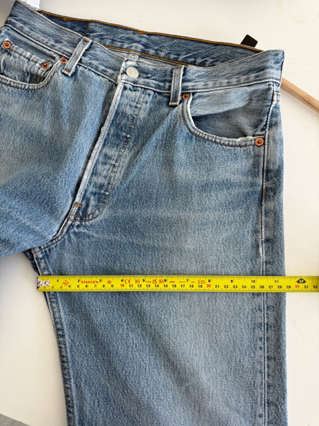 W29 L29 vintage Levis 501 28/29” measured medium blue Y2K 501s