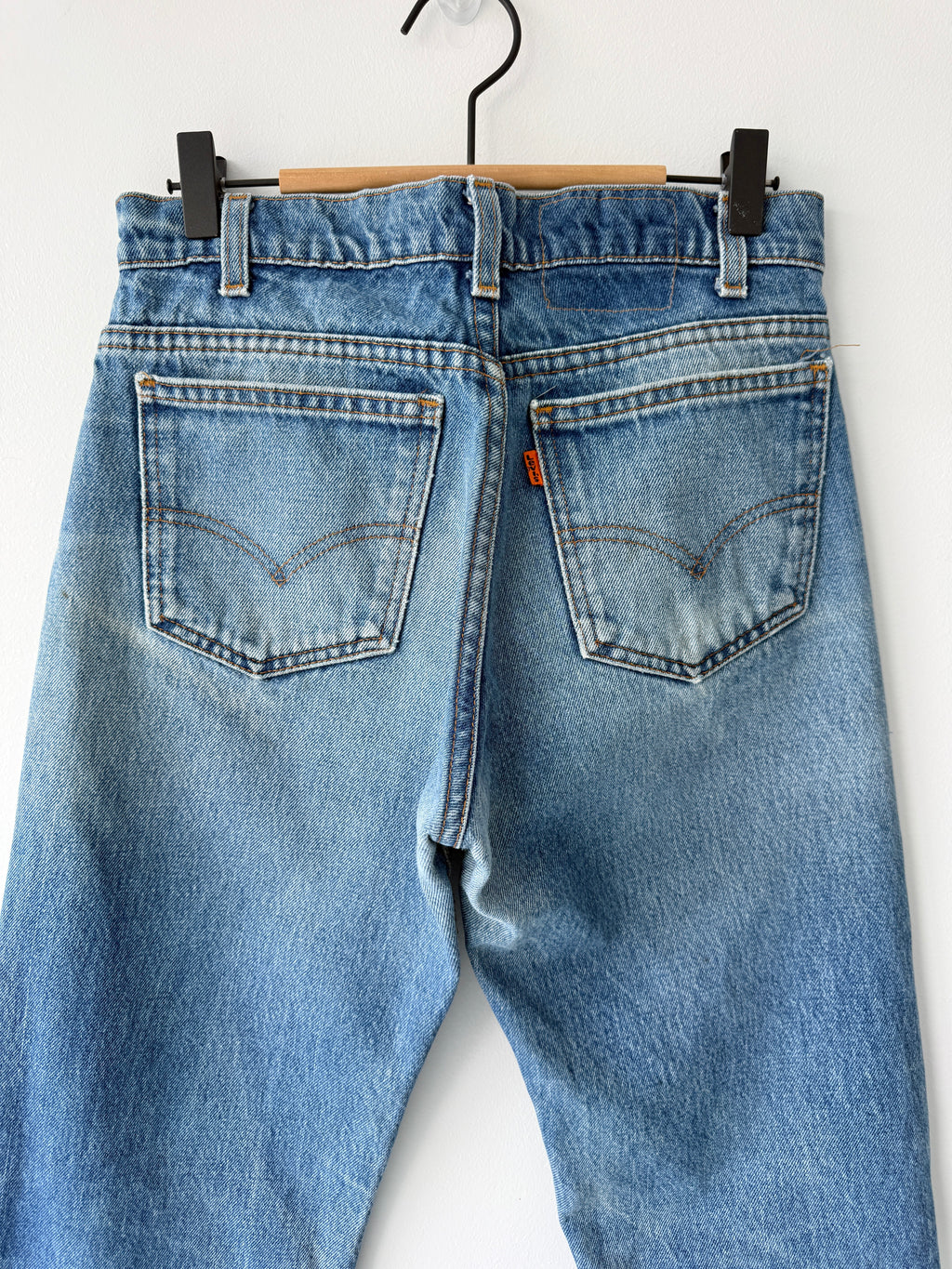 Soft W29 L31 vintage Levis 520 28/29” measured waist dark faded 520s 90s USA denim orange tab