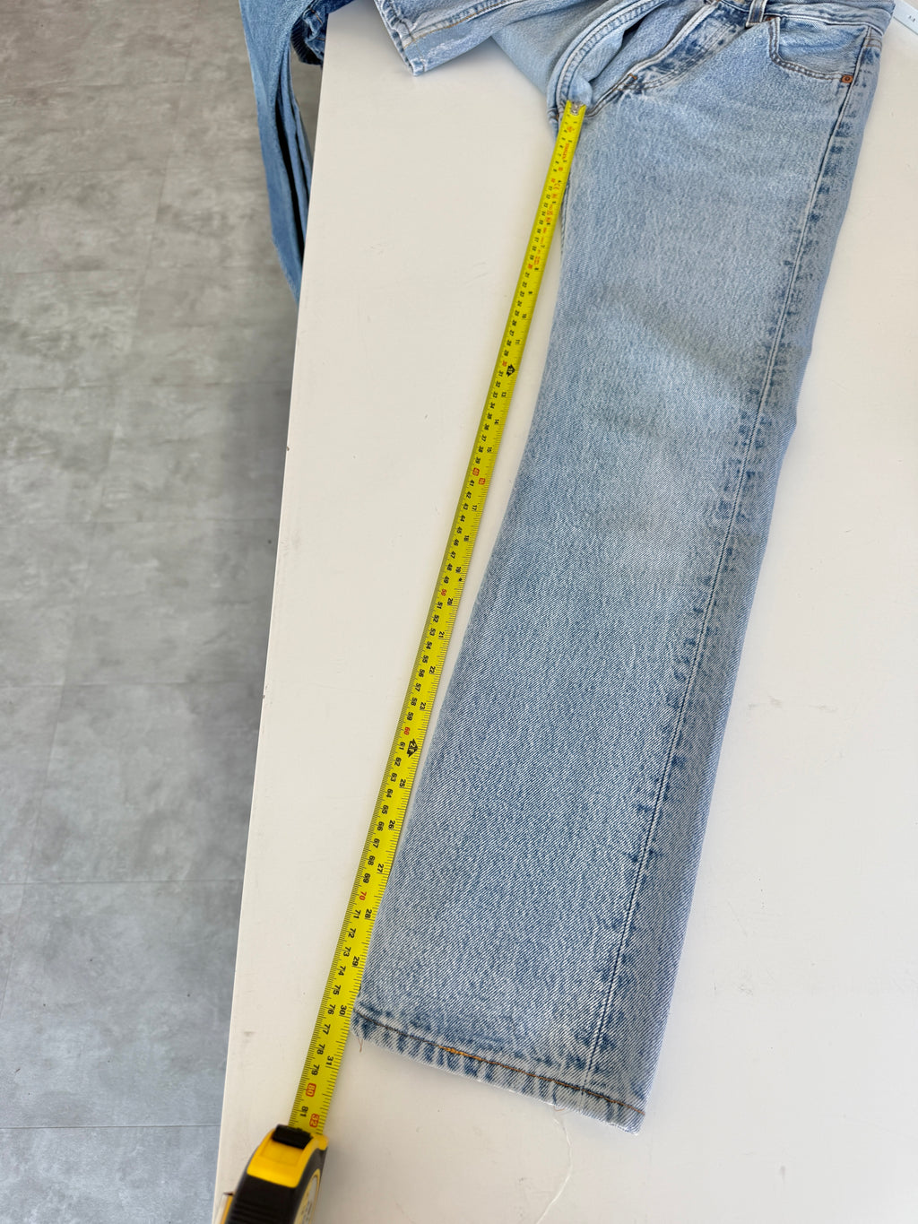 W23 L30 vintage Levis 501s 22/23” light medium blue Levi’s 501s 90s