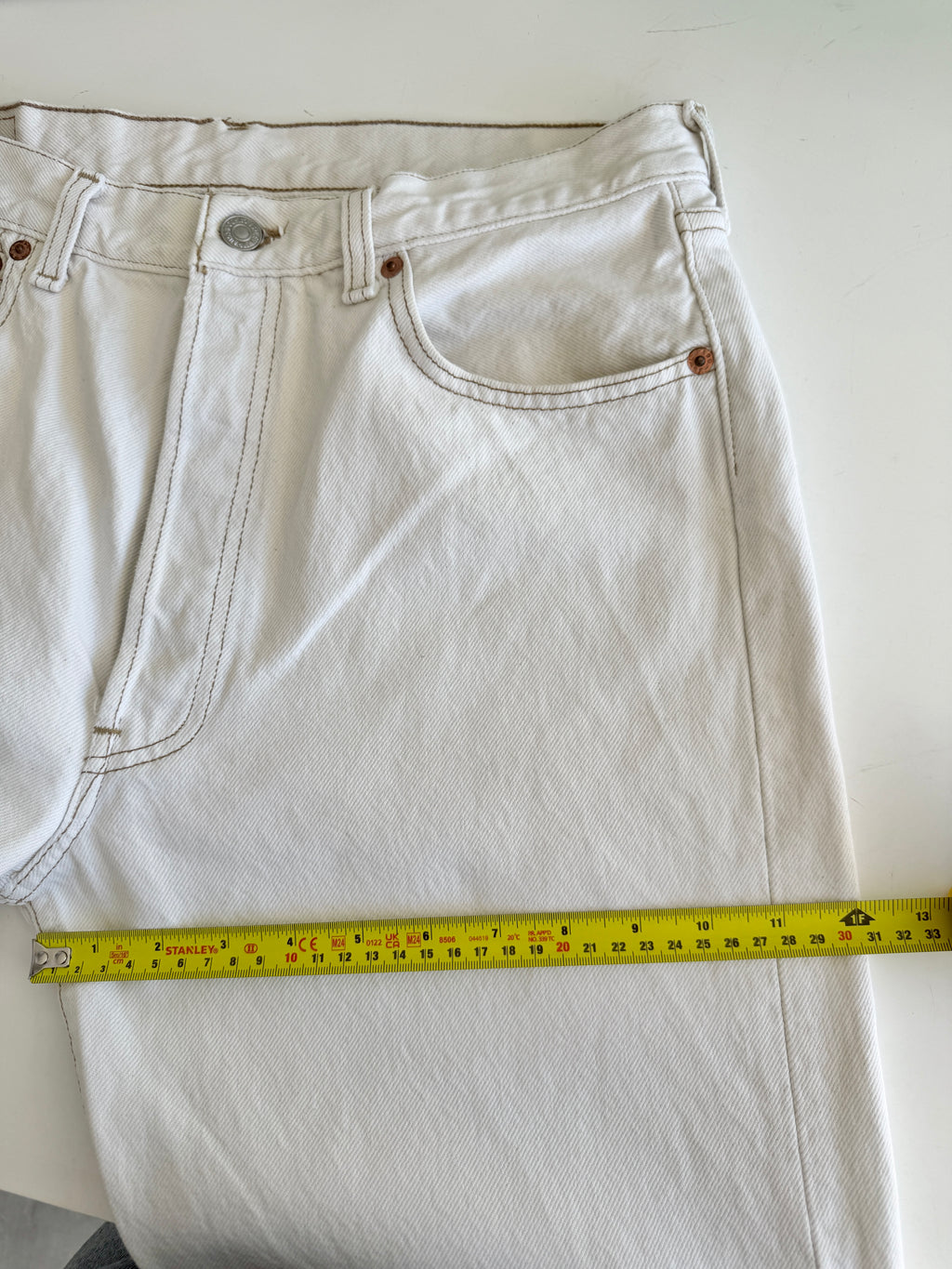 W31 L30 vintage Levis 501 30/31” measured white denim 90s Levi’s 501s