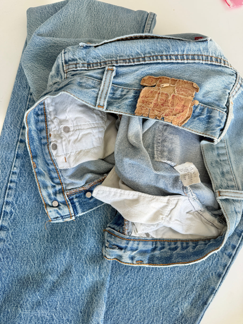 W32 L33 vintage Levis 501 31/32” measured medium faded blue denim 80s Levi’s 501s USA