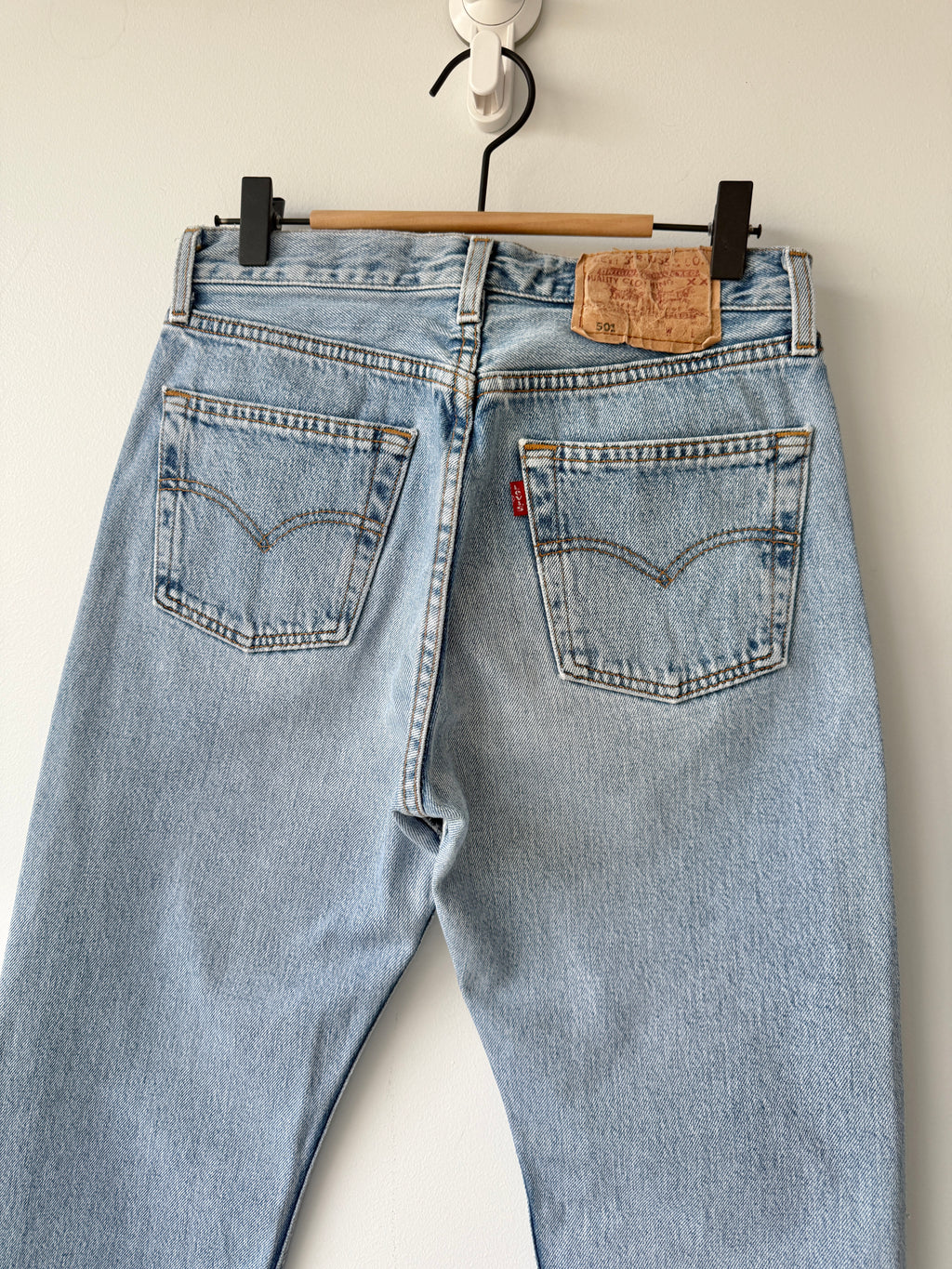 W26 L31 vintage Levis 501 25-26” light blue 90s Levi’s 501s