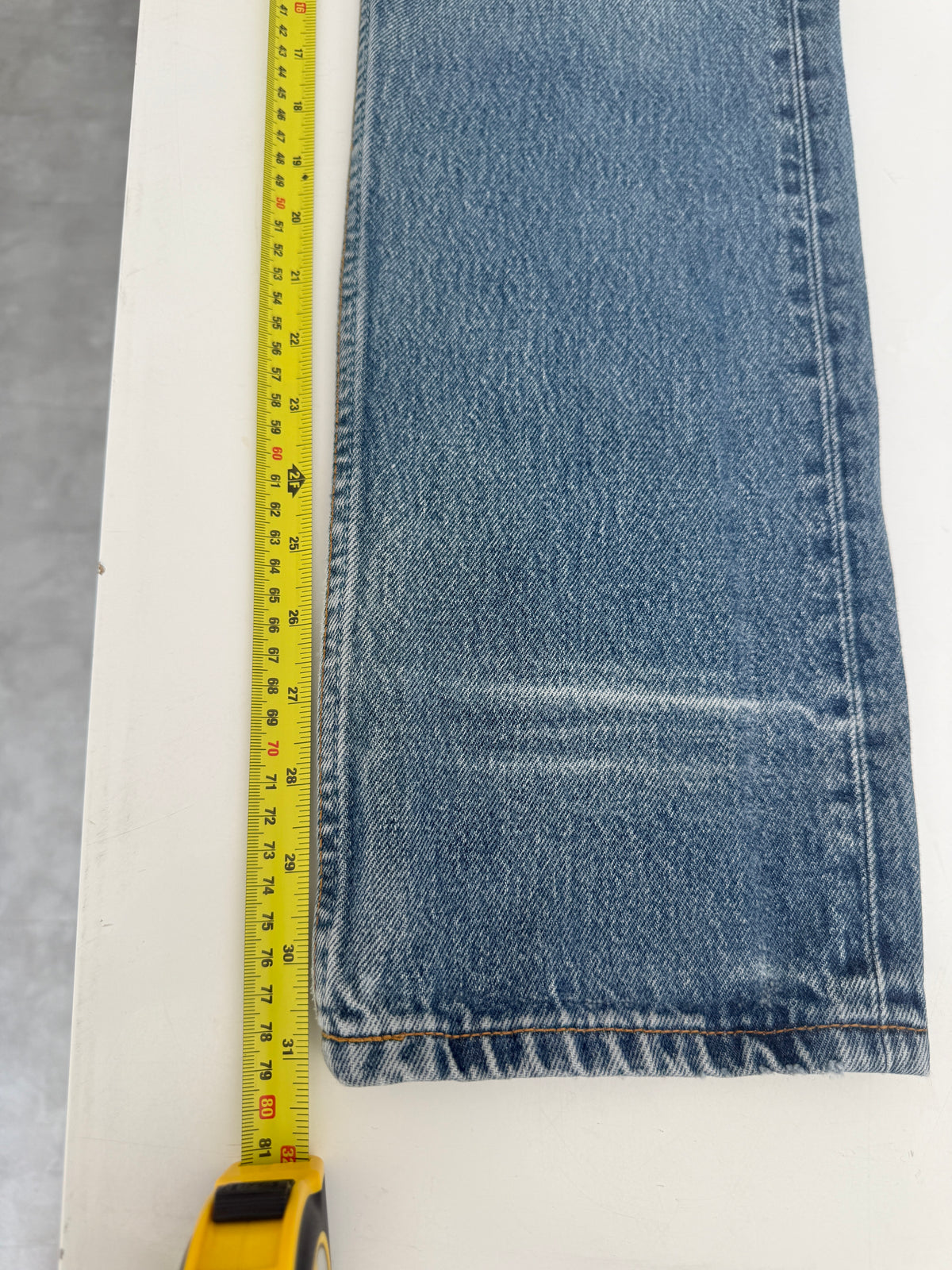 W26 L31 vintage Levis 501s 25/26” measured medium dark fade blue distressed 501s Y2K