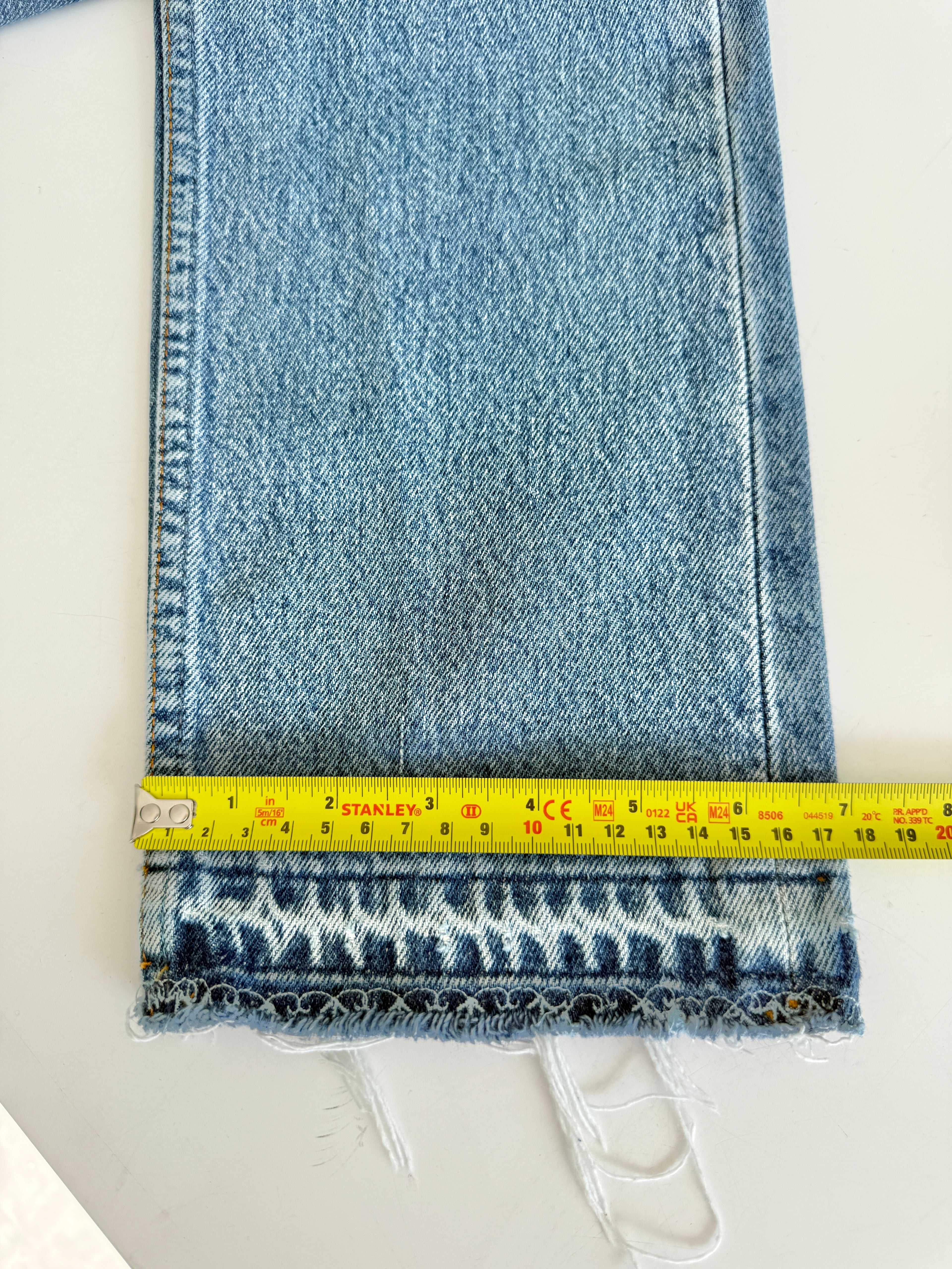 W22 L28 vintage Levis 501 22” measured waist medium faded 501s 90s denim