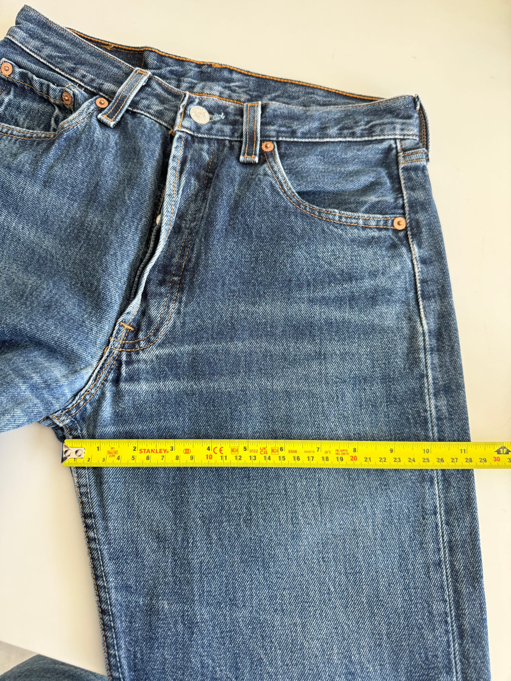 W27 L33 vintage Levis 501 26-27” dark f blue 90s Levi’s 501s USA