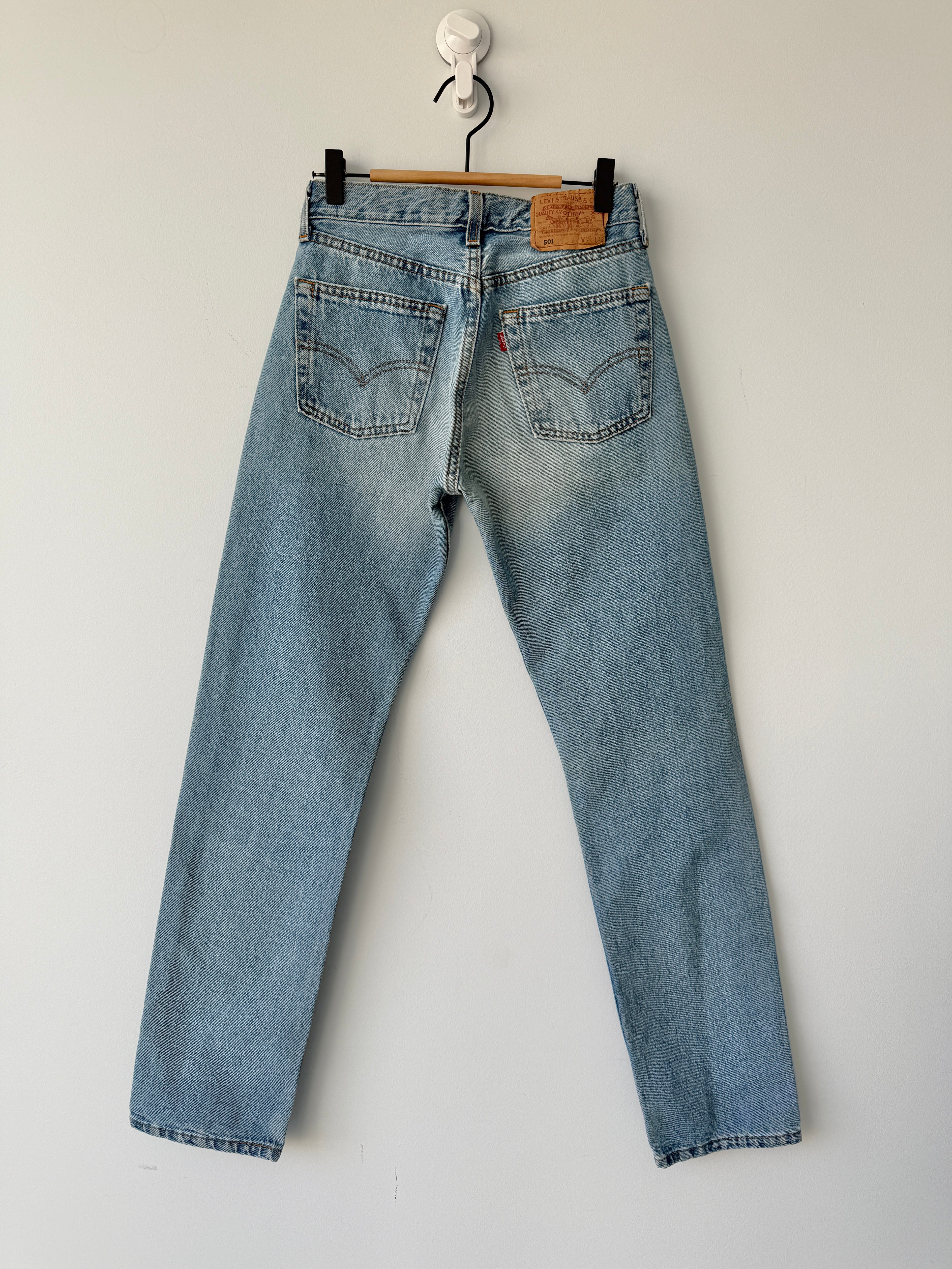 W26 L31 vintage Levis 501 24-26” measured medium blue 90s Levi’s 501s USA