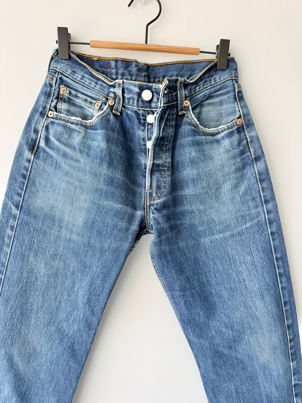 W26 L30 vintage Levis 501 25/26” measured waist dark faded blue 501s Y2K