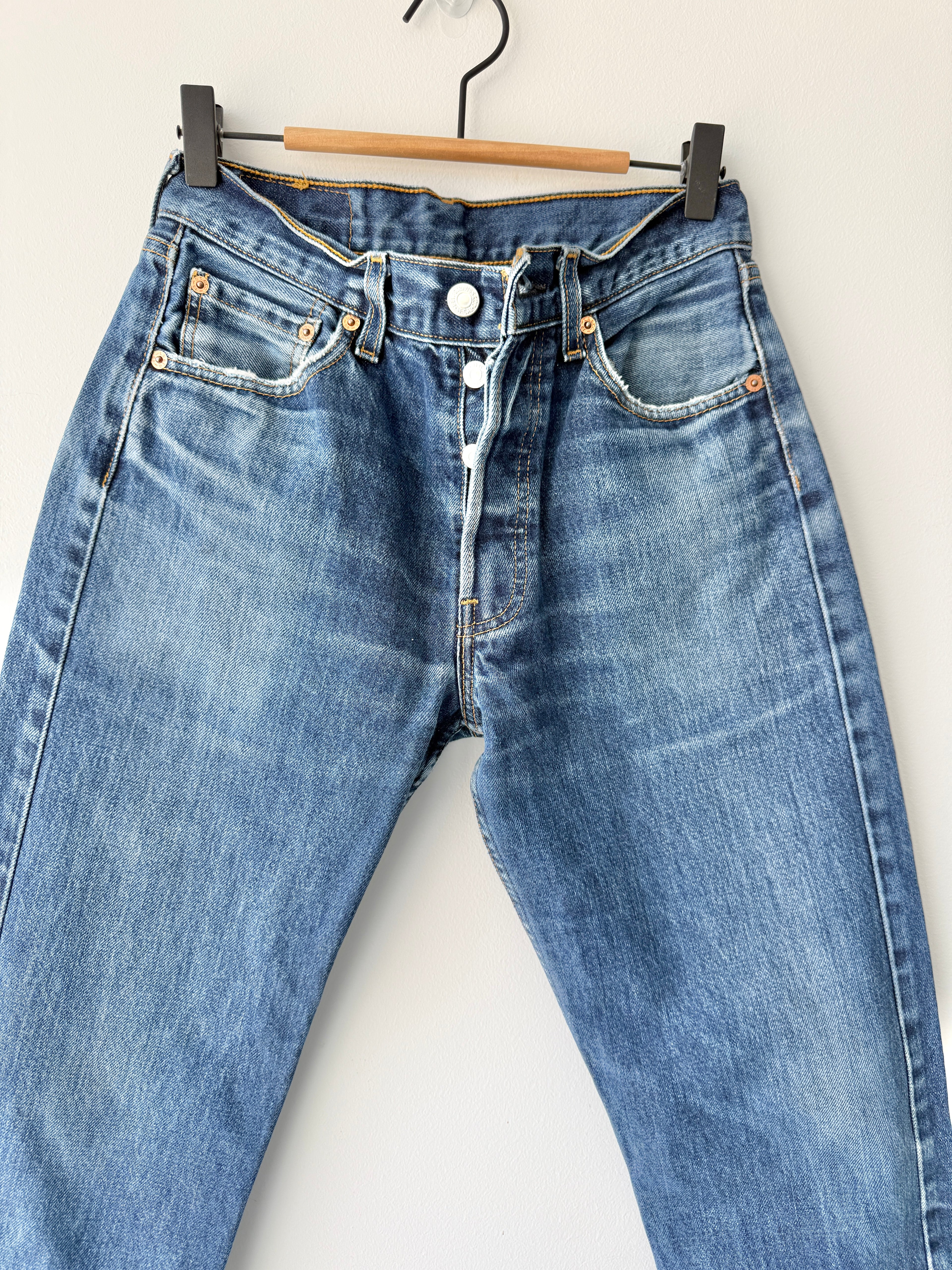 W26 L30 vintage Levis 501 25/26” measured waist dark faded blue 501s Y2K