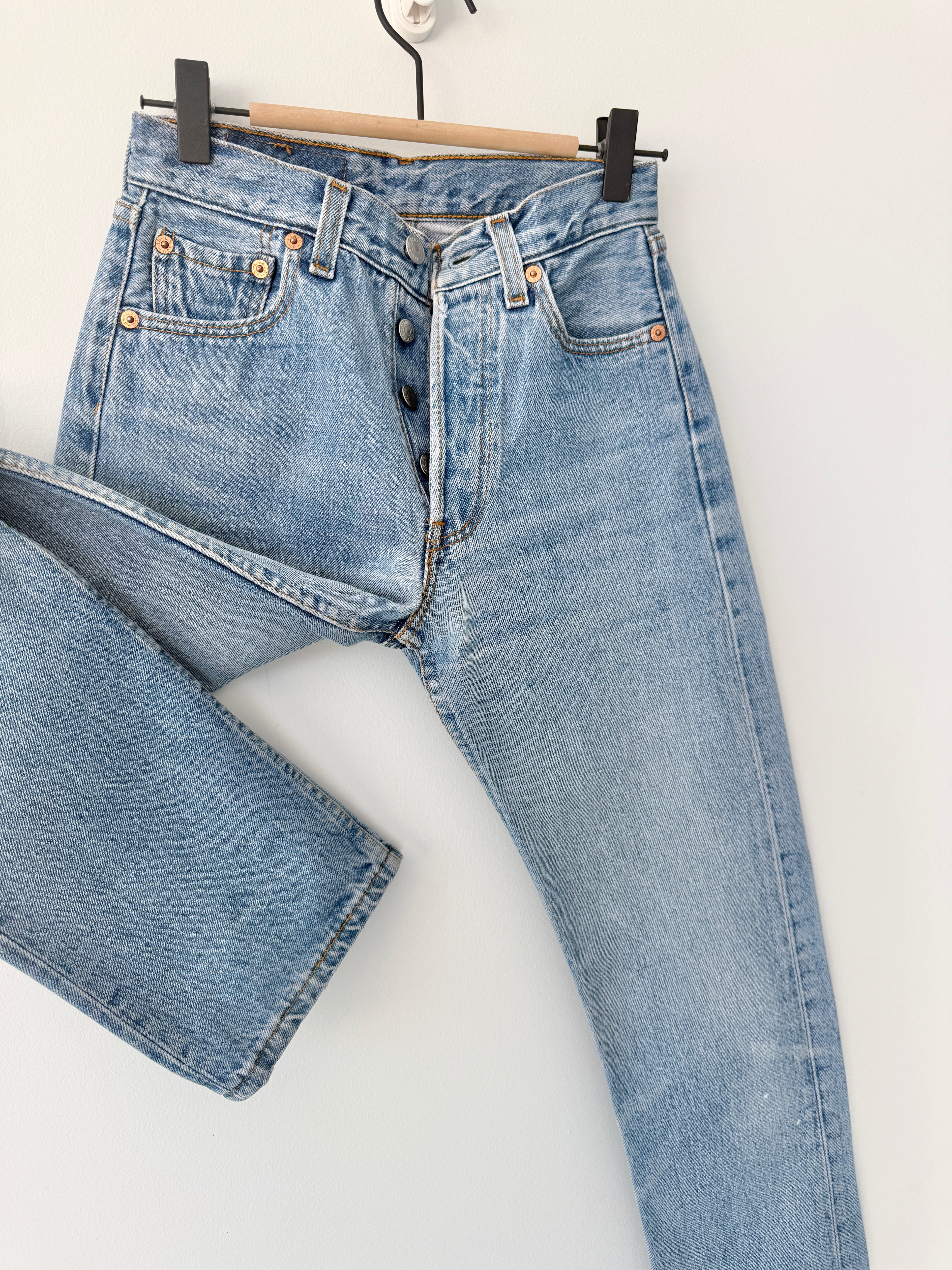 W23 L29 vintage Levis 501s 22-23” measured medium blue 90s Levi’s 501s