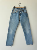 W25 L29 vintage Levis 501s 25” measured medium blue fade 501s 90s