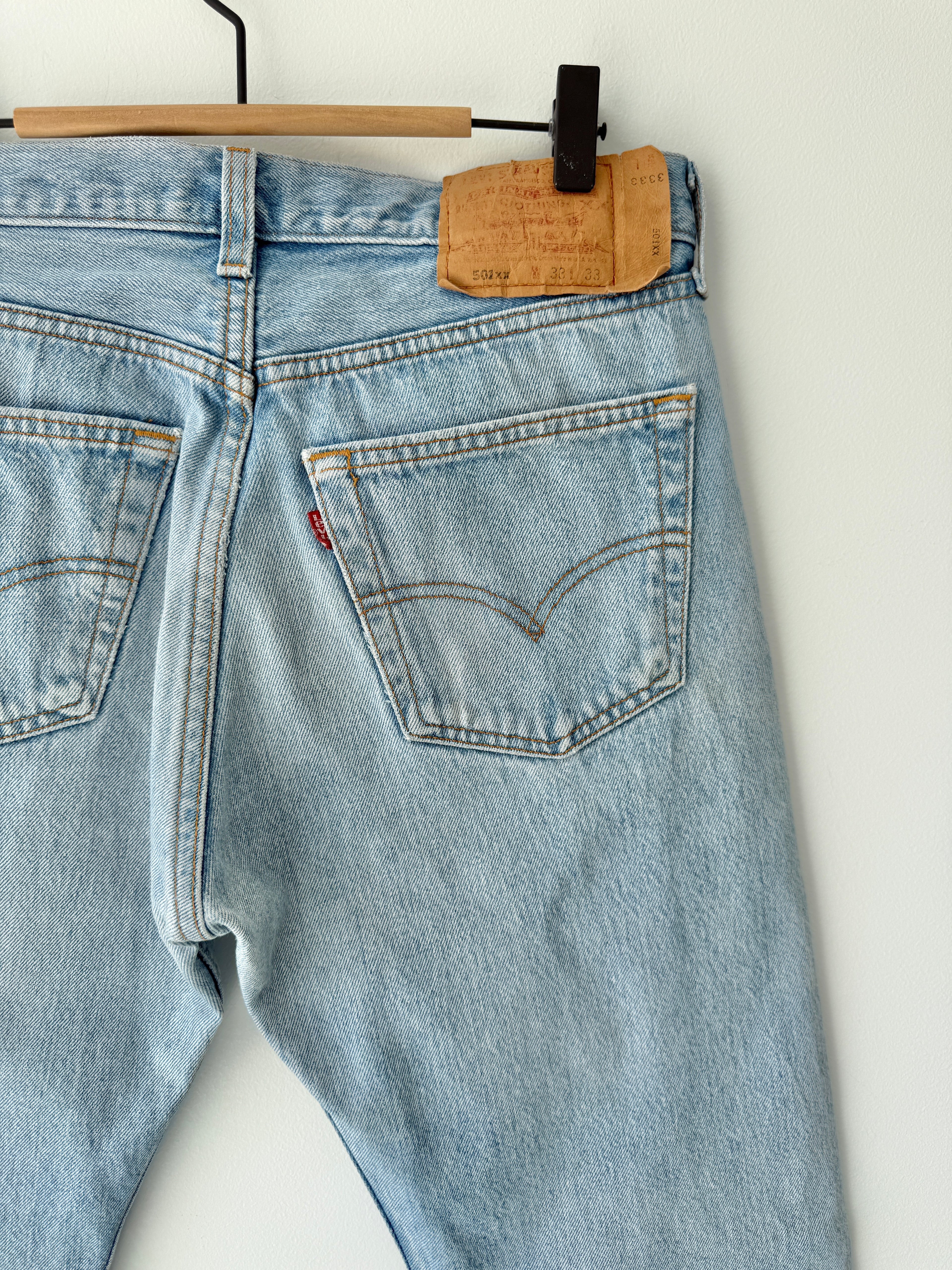 W30 L29 vintage Levis 501xx 30” measured waist light faded blue USA 90s  501xx