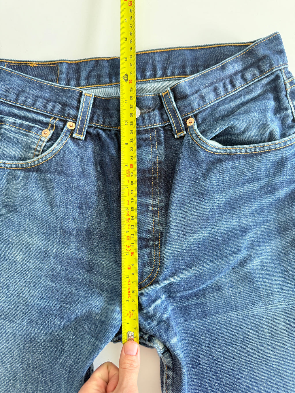 W30 L29 vintage Levis 501 29/30” dark blue Levi’s 501s Y2K