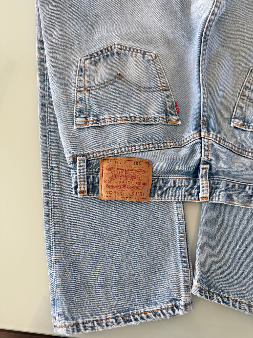 W31 L31 vintage Levis 501 30/31” measured lighter blue 90s USA Levi’s 501s