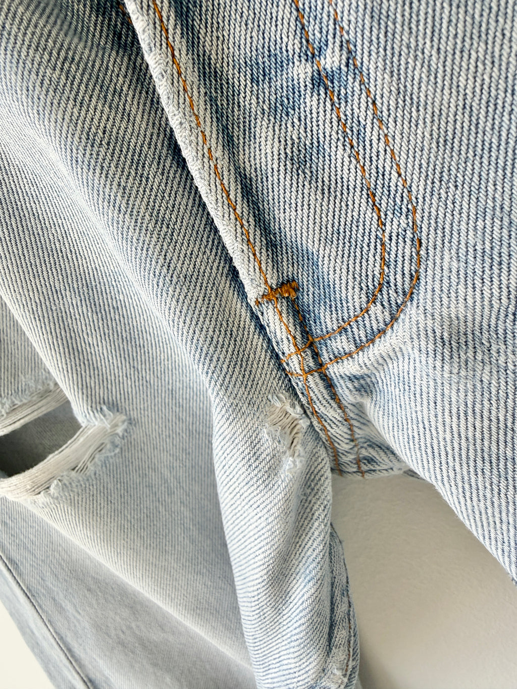 W30 L31 vintage Levis 501 29/30” light blue Levi’s 501s destroyed but beautiful denim