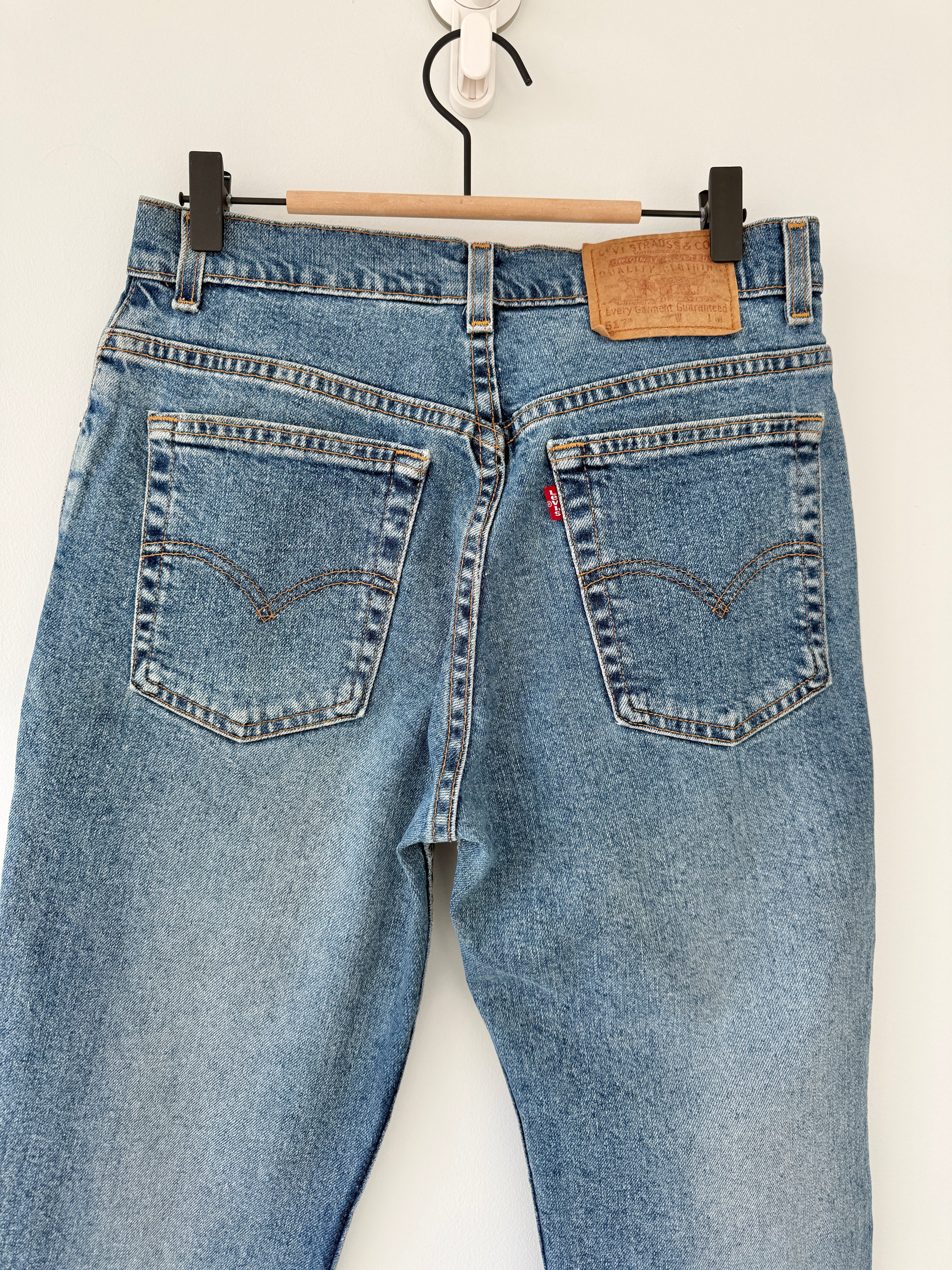 W27 L32 vintage Levis 517 27” measured medium blue faded denim Y2K 517 (not 100% cotton denim) 2% Lycra