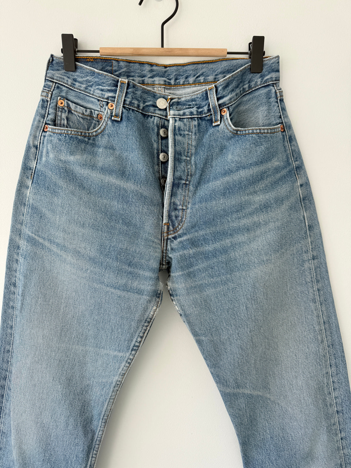W28 L29 vintage Levis 501 27/28” measured whiskers medium blue Y2K 501s