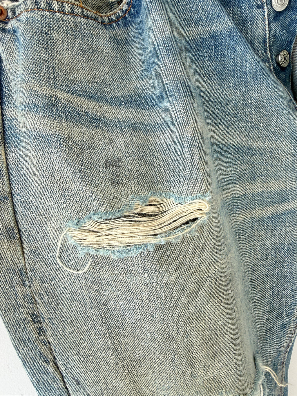 Selvedge soft W34 L28 vintage Levis 501xx 32/34” measured waist light faded blue USA 70s  501 selvedge