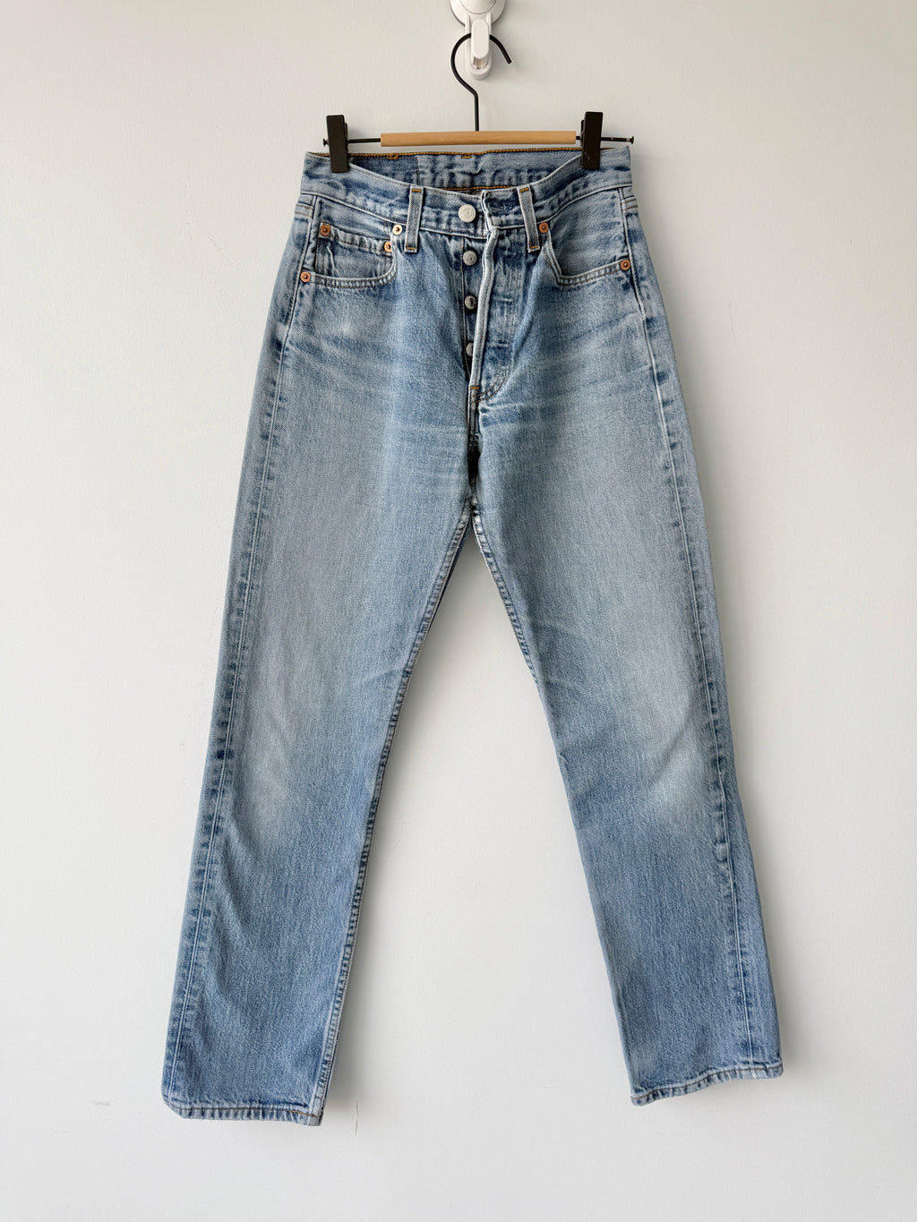 W25 L30 vintage Levis 501 24/25” measured unique faded blue denim 90s Levi’s 501s