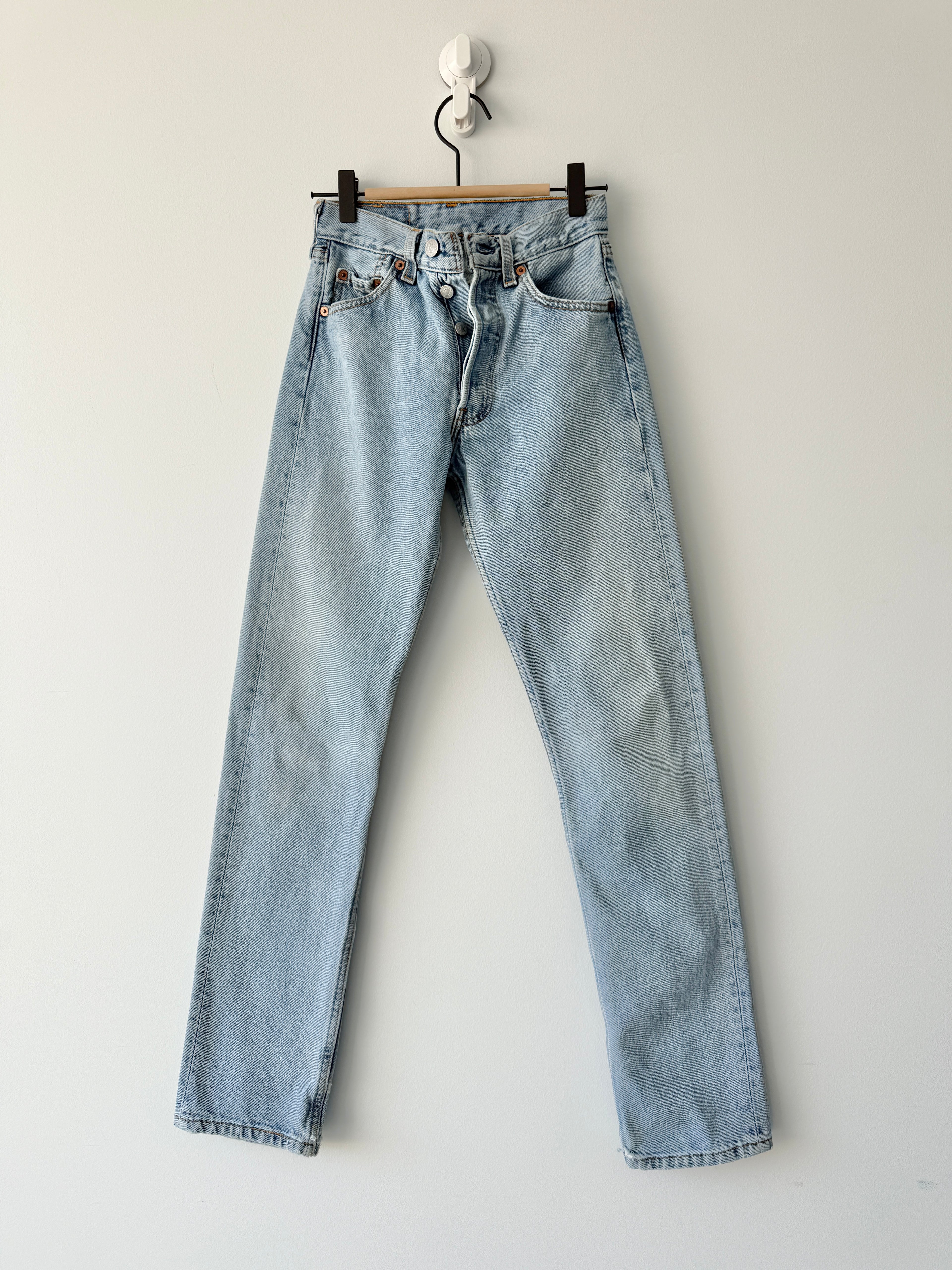 W23 L30 vintage Levis 501 22-23”measured light blue 90s USA 501s