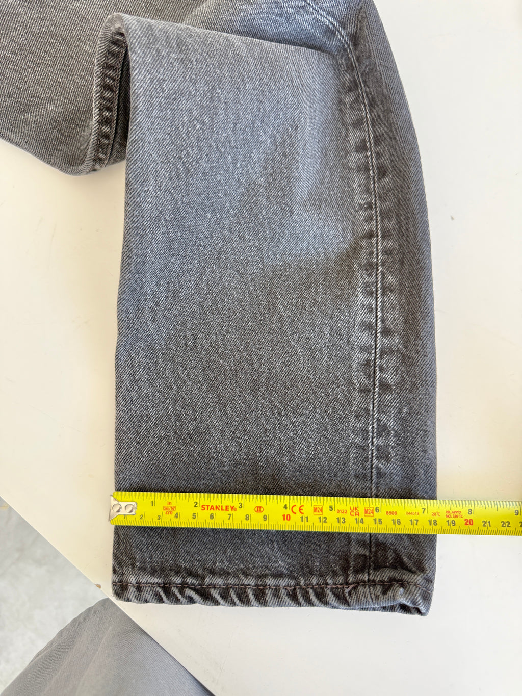 W27 L31 vintage Levis 501s 26/27” measured black faded 501s 90s USA