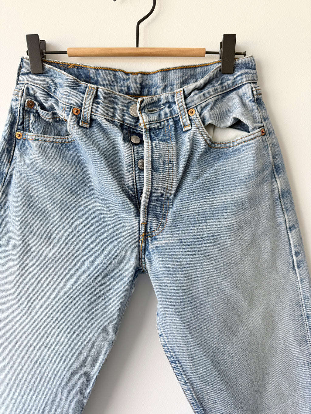 W27 vintage Levis 501 shorts 26/27” light blue Levi’s 501s 90s