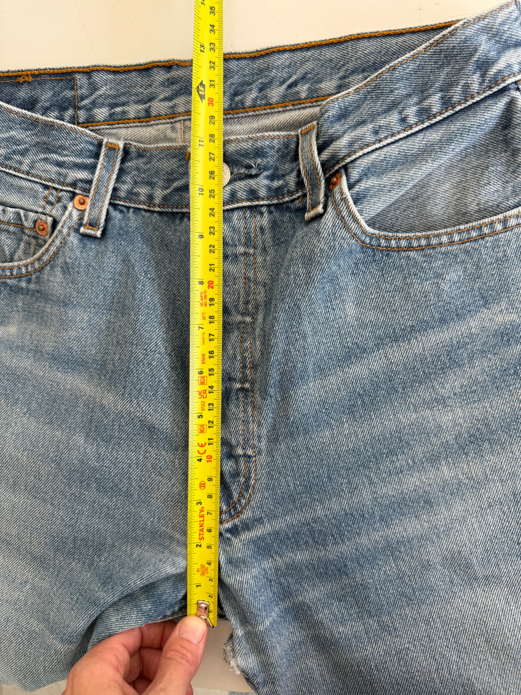W28 L29 vintage Levis 501 27/28” measured whiskers medium blue Y2K 501s
