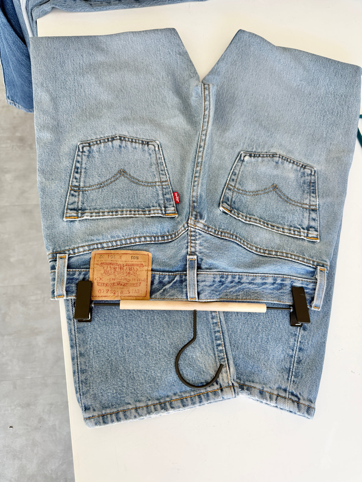W29 L31 vintage Levis 501 28/29” measured fade light denim USA 501s Y2K